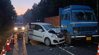 The injured were taken to hospital for treatment (AI Image) 7 killed, over 20 injured in truck-pickup collision in Gujarat