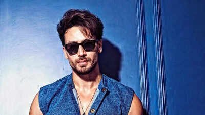 Tiger Shroff’s team denies the actor giving any statement on the firing incident: 'This news is completely untrue' Tiger Shroff’s team denies the actor giving any statement on the firing incident: 'This news is completely untrue'