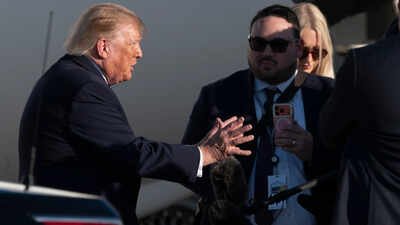 Trump gives reporter fitness lecture as MAGA loses shape
