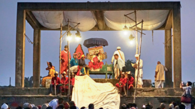 A scene with Ravana during Ramlila. The performance is not confined to a maidanand stage; Ayodhya, Janakpur, Panchvati, are all recreated within a 3km radius 230 years, 3km radius, 20,000 spectators a day: Inside Varanasi’s living Ramayana
