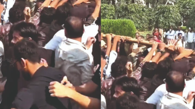 Clashes break out at Jamia protest, campus shut, classes go online
