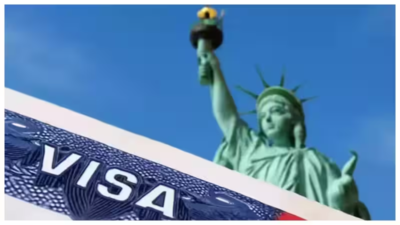US House bill proposes raising serious H-1B violation fines from $35,000 to $250,000 and extending employer bans from at least 3 years to 10 years as Washington’s visa crackdown intensifies. US House bill proposes raising serious H-1B violation fines from $35,000 to $250,000 and extending employer bans from at least 3 years to 10 years as Washington’s visa crackdown intensifies