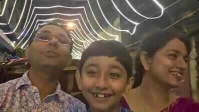 A screenshot of the viral reel Kolkata couple’s pandal-hopping reel on ‘real happiness’ wins hearts online