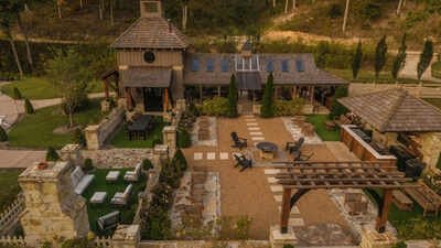When Elham Valley was listed in late 2024 for $8.6 million, its built space consisted of a guest cabin and a converted greenhouse with indoor and outdoor kitchens and a loft bedroom. In 2025, a 118-acre Tennessee estate sold for $6.8 million with just 1,000 sq ft of living space; after a build-out to 17,078 sq ft with a music studio, helipad and wedding venue, it is back for $19.9 million