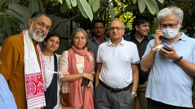 Yogendra Yadav, Prashant Bhushan, Neha Bora detained after Delhi march in CJP leaders absence